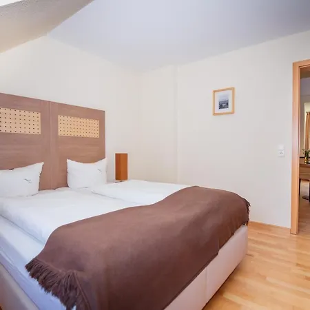 Hotel Kuenstlerherberge 3*